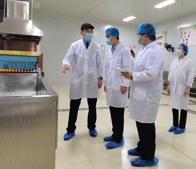 護航開學季 柳江區(qū)開展校外供餐單位食品安全檢查與檢測服務